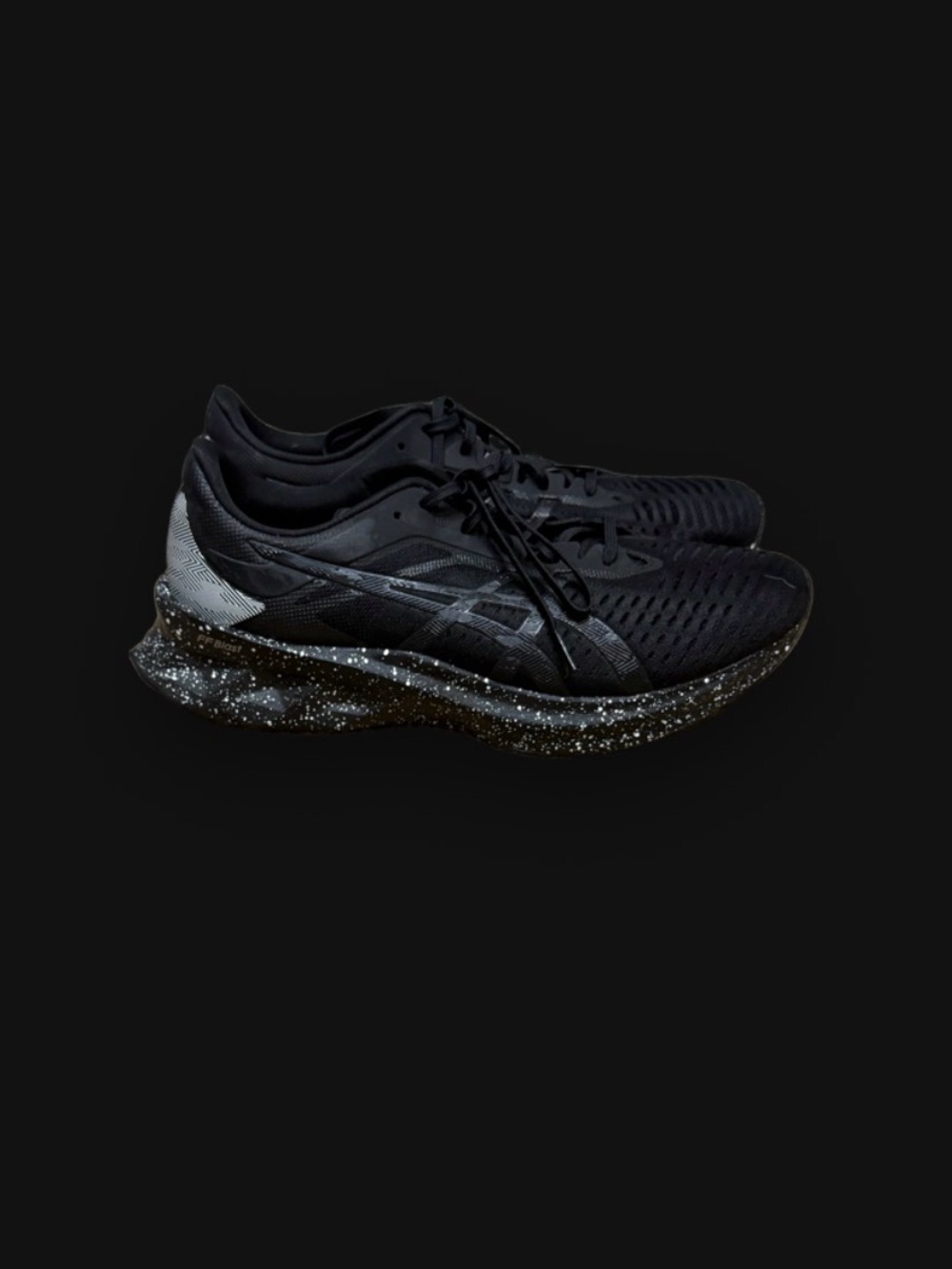 ASICS Novablast Running Shoes Black Iridescent Reflective Heel- Mens Size 9